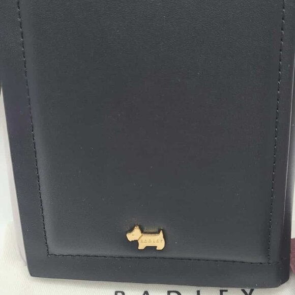Radley London Heritage Lane Passport Cover Leather NWT! NEW! - Picture 2 of 6